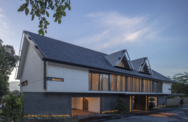 Atap Pelana dengan Sentuhan Tropis